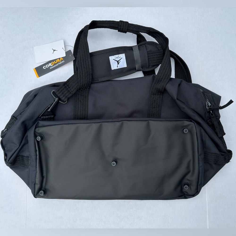 NEW Nike Air Jordan Cordura Duffel Bag for Gym Sports Travel School Overnight - Picture 3 of 8